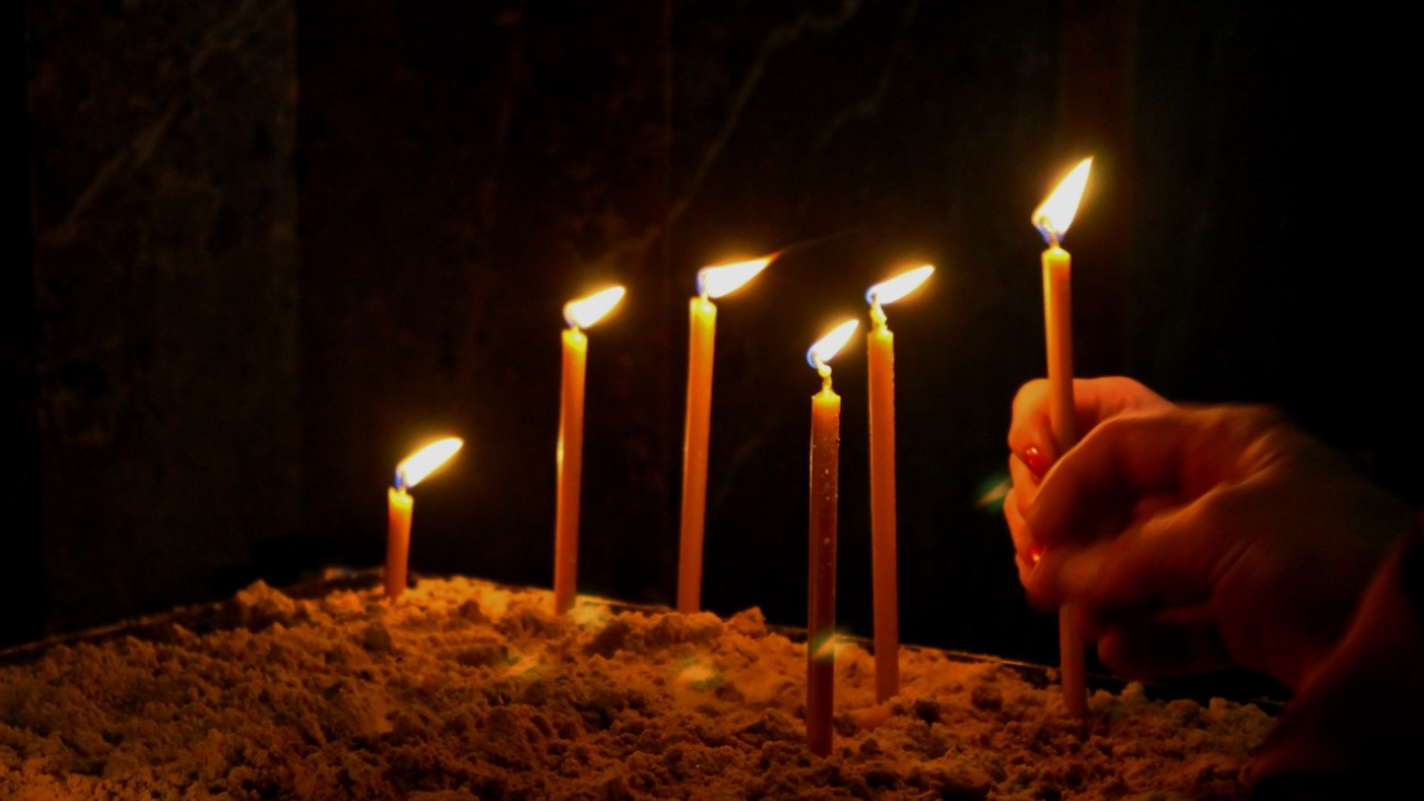 Схождение Благодатного огня в храме Гроба Госпо...