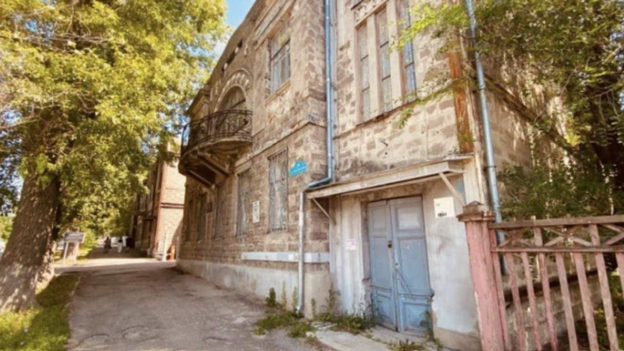 В Ульяновске выставили на продажу старинный осо...