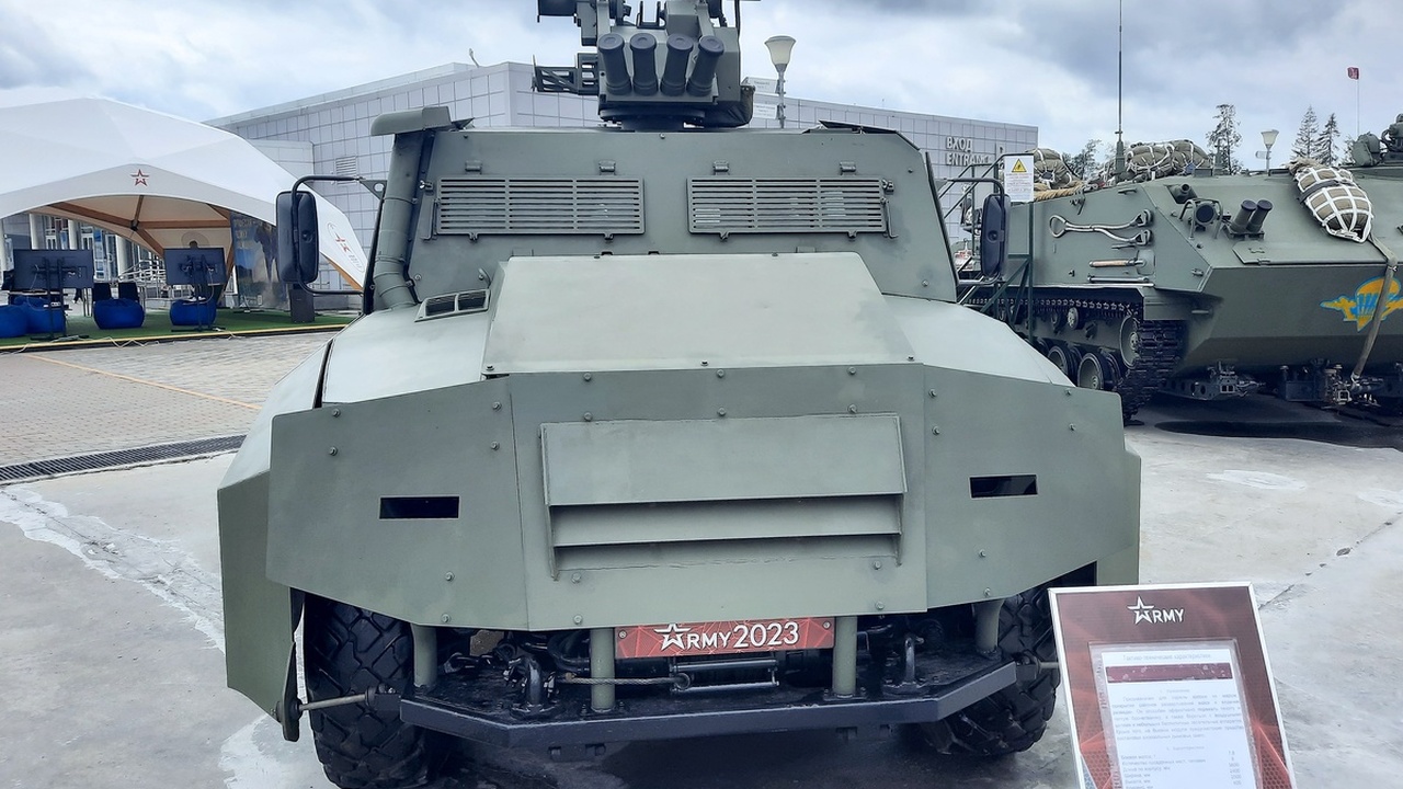 Эксперт назвал топ-5 самых быстрых отечественных бронированных автомобилей В условиях современных вызовов, скорость и мане...