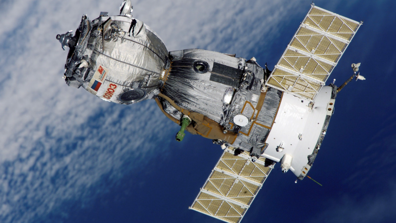 Спутники рискуют столкнуться каждые 2,8 дня из-за тесноты на обите Исследователи предупреждают, что из-за взрывног...