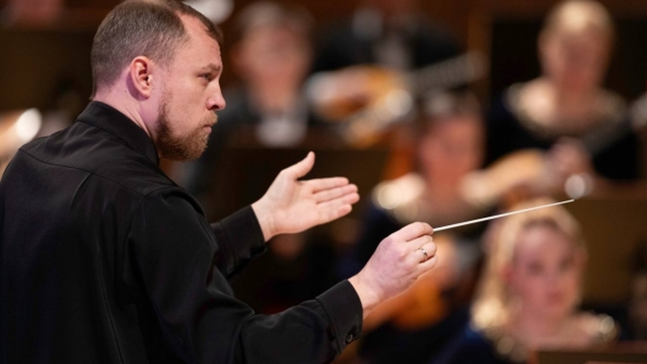 Дирижер из Ульяновска покорил сцену Мариинского театра Главный дирижер Ульяновского государственного о...