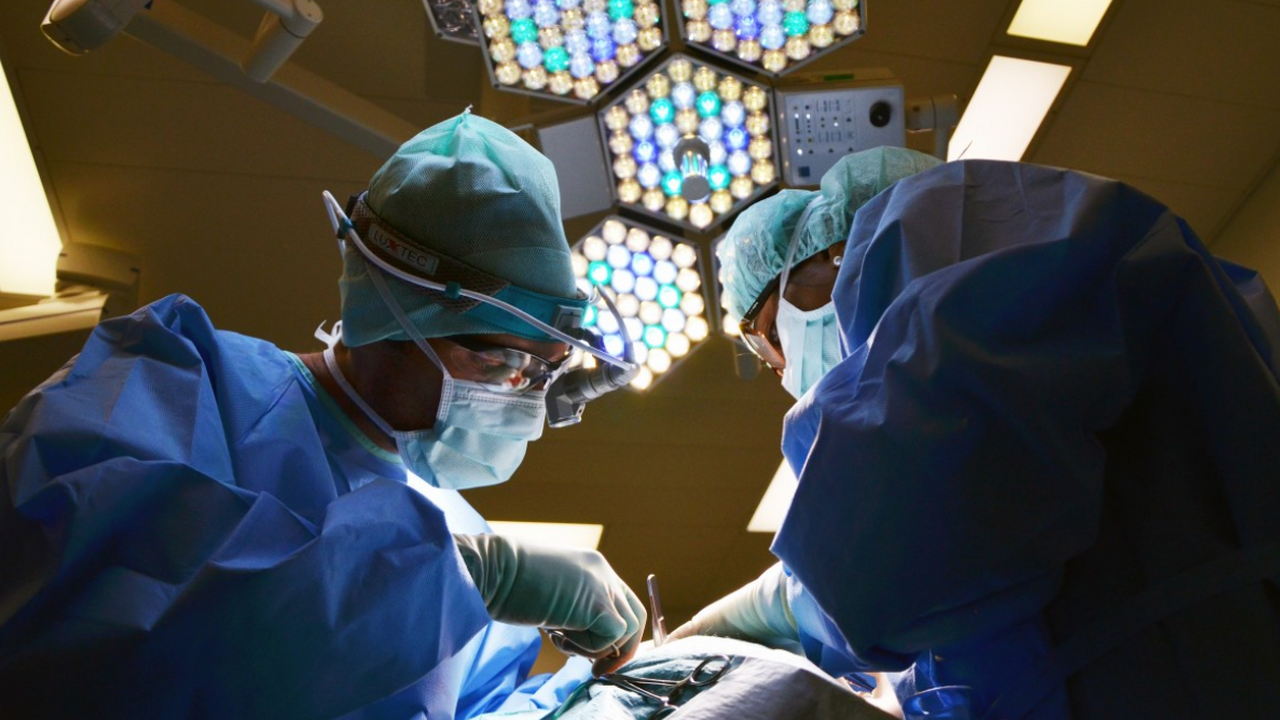 Пациент неожиданно очнулся перед изъятием органов В американской больнице молодого мужчину начали...