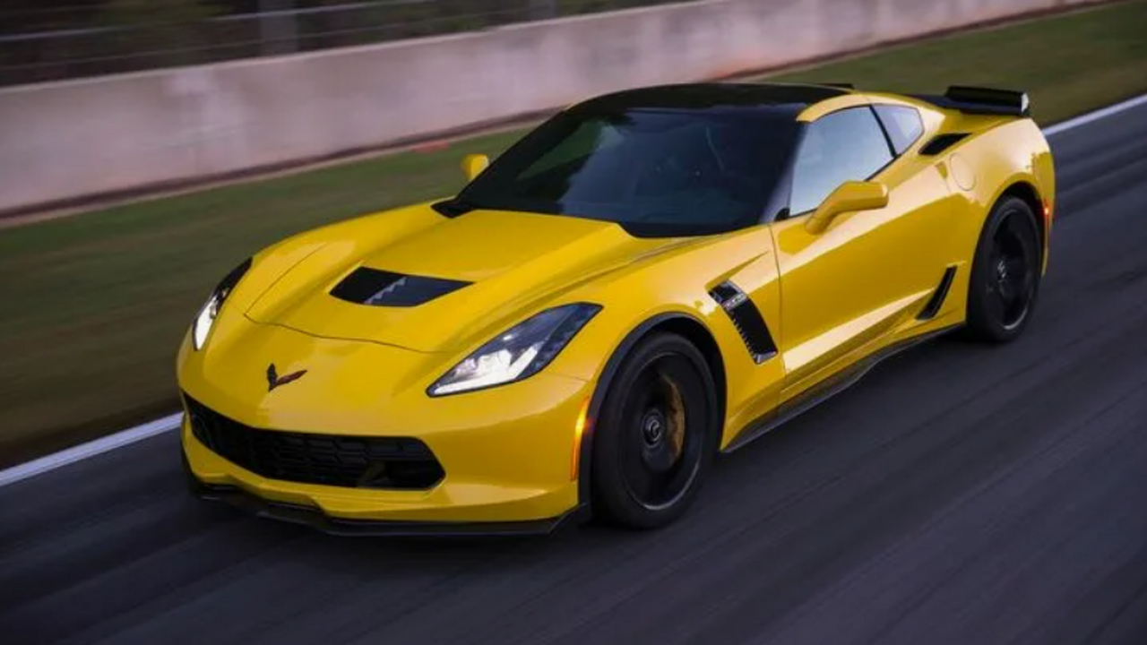 Редкий Chevrolet Corvette Z06 продали на аукционе дешевле запланированного Редкий Chevrolet Corvette Z06 с дорогими опциям...