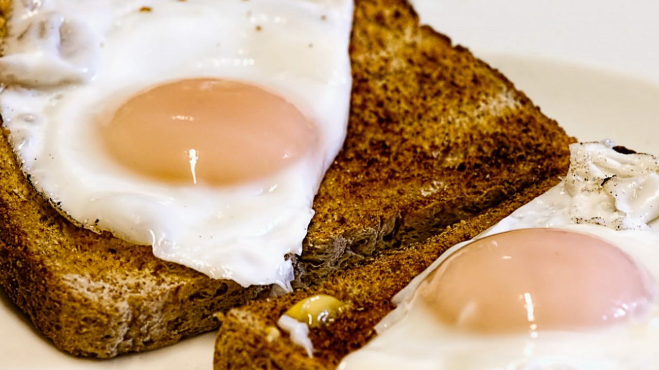 Яйца на ужин могут улучшить сон и здоровье женщин в менопаузе Исследователи Университета Дикина (Австралия) о...