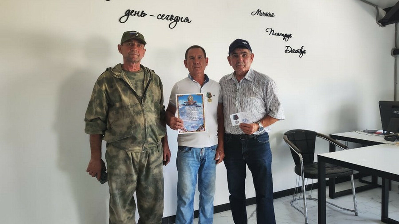 Ульяновские герои в тылу: стройматериалы и маскировочные сети для фронта Жители Ульяновской области вновь продемонстриро...