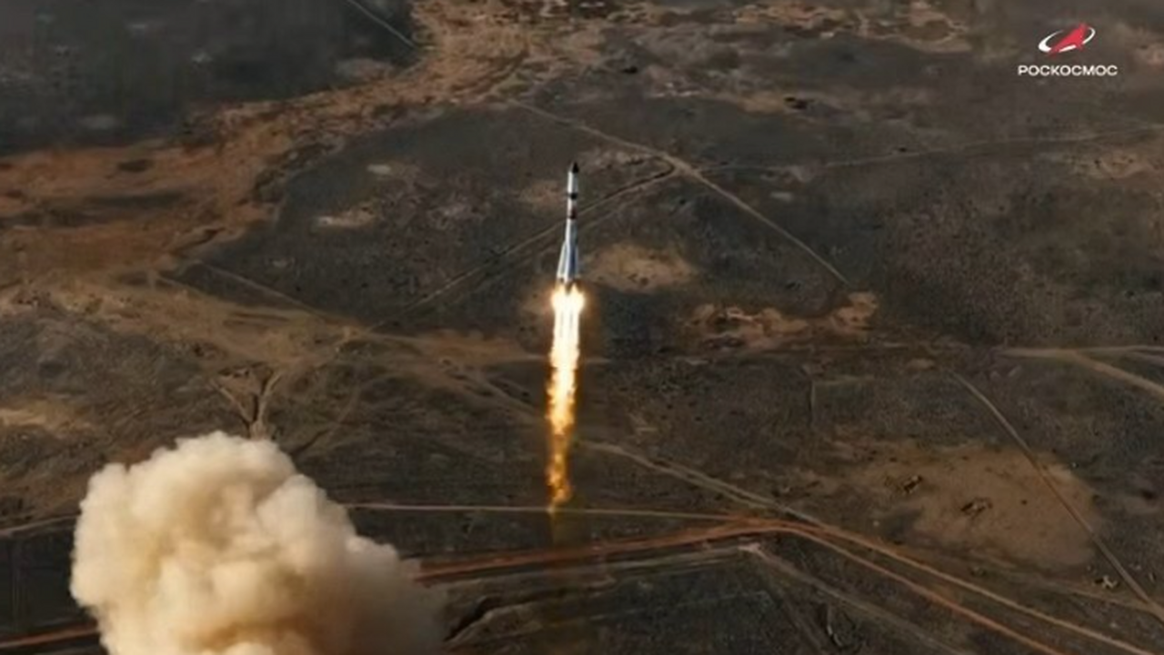 Российский космонавт Сергей Кудь-Сверчков, нахо...