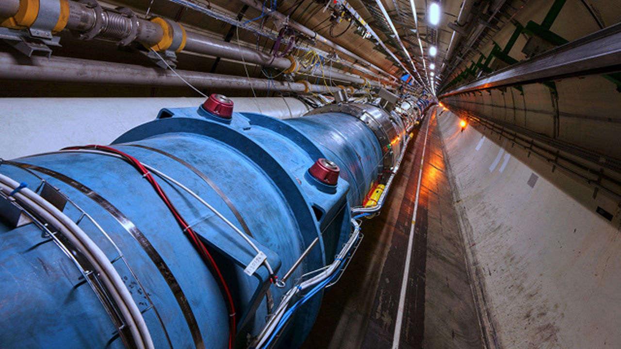 Большой адронный коллайдер остановят на 4 года: причины Крупнейший в мире ускоритель частиц готовится к...