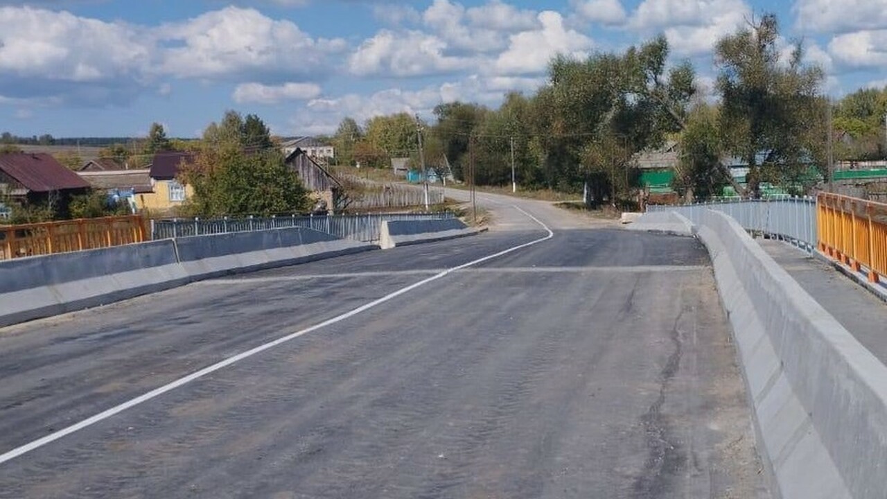 В Ульяновской области близится к завершению ремонт моста через реку Избалык В Ульяновской области продолжается сезон обновл...