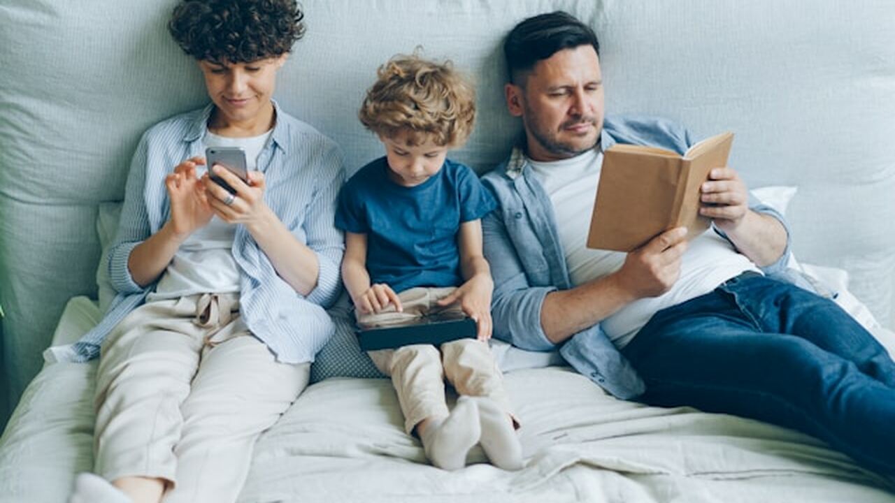 Использование бесплатных сетей в кафе, аэропорт...