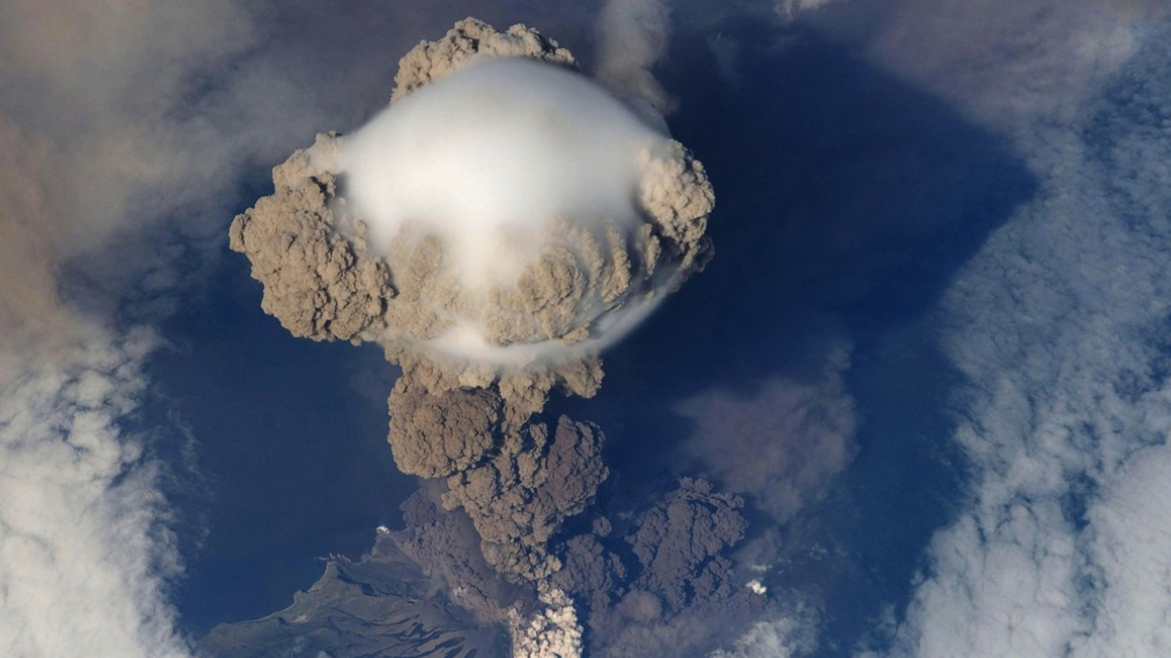 Самым громким звуком современности стало извержение вулкана в 2022 году Грохот концерта, рев турбин самолета и гул толп...