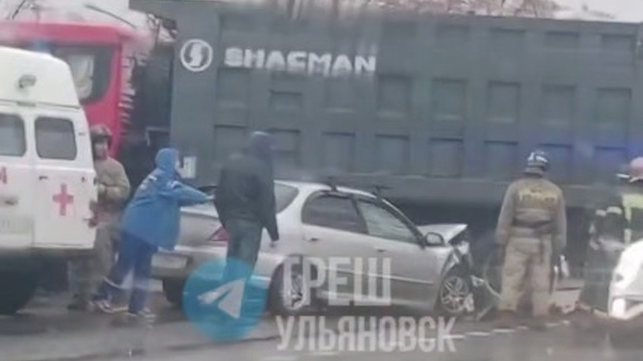 В Ульяновске произошло серьезное столкновение на проспекте Гая, есть пострадавшие Сегодня, 28 октября, в Железнодорожном районе У...