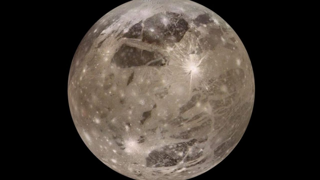 Планетологи изучают крупнейший спутник Юпитера ...