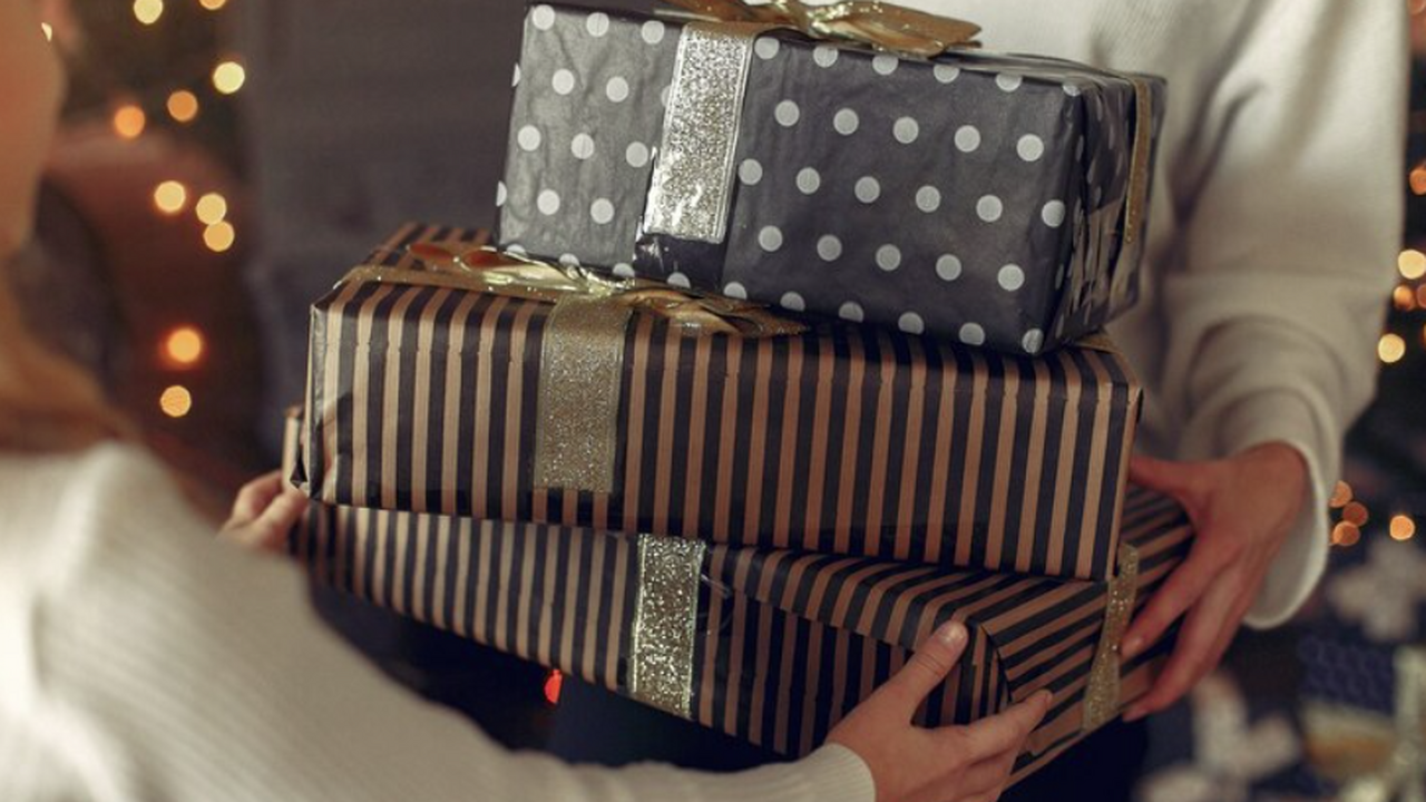 Самарцам рассказали, что они имеют полное право вернуть не понравившиеся подарки В преддверии праздничных мероприятий в городе С...