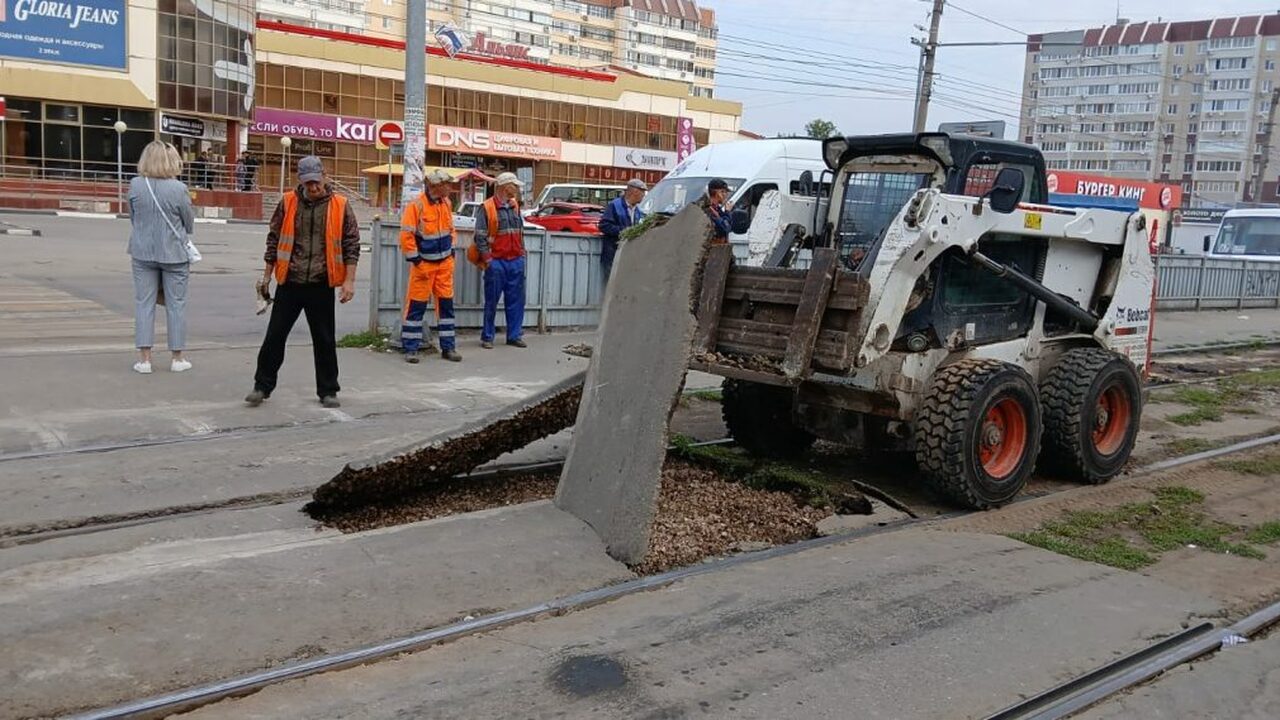 В Ульяновске ремонтируют трамвайные пути В Засвияжском районе Ульяновска стартова...
