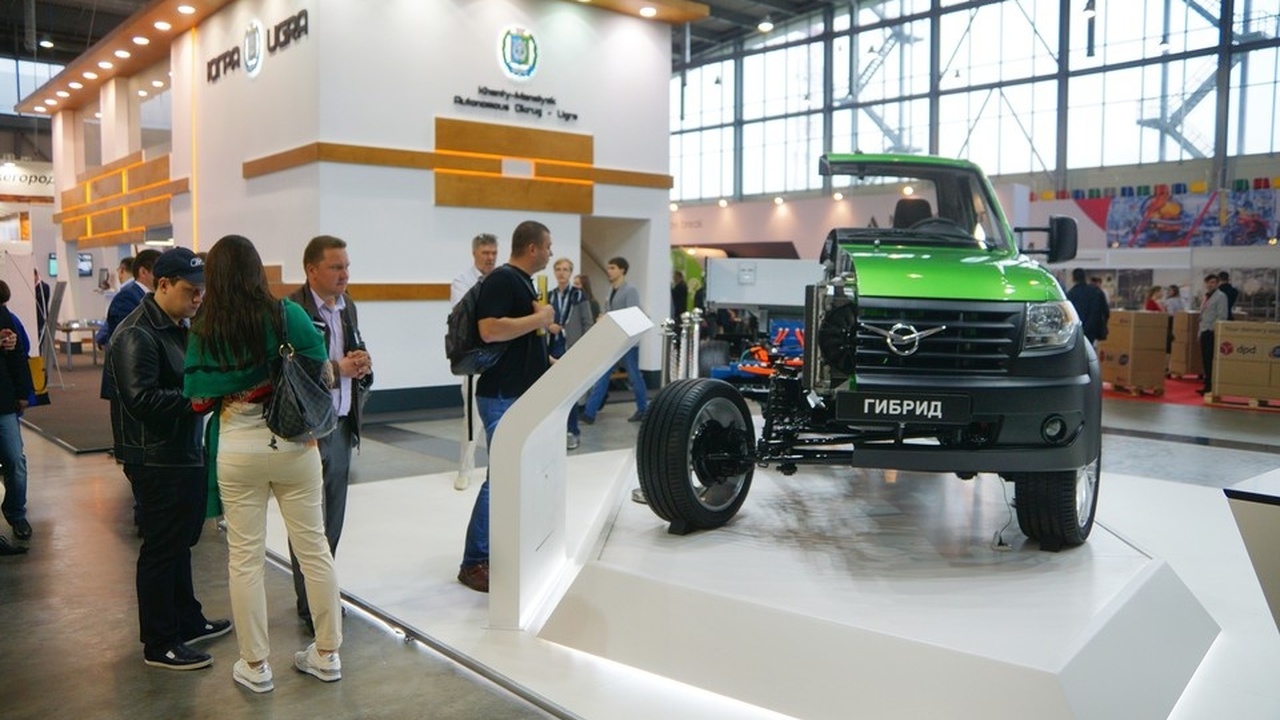 На производственной площадке Ульяновского автоз...