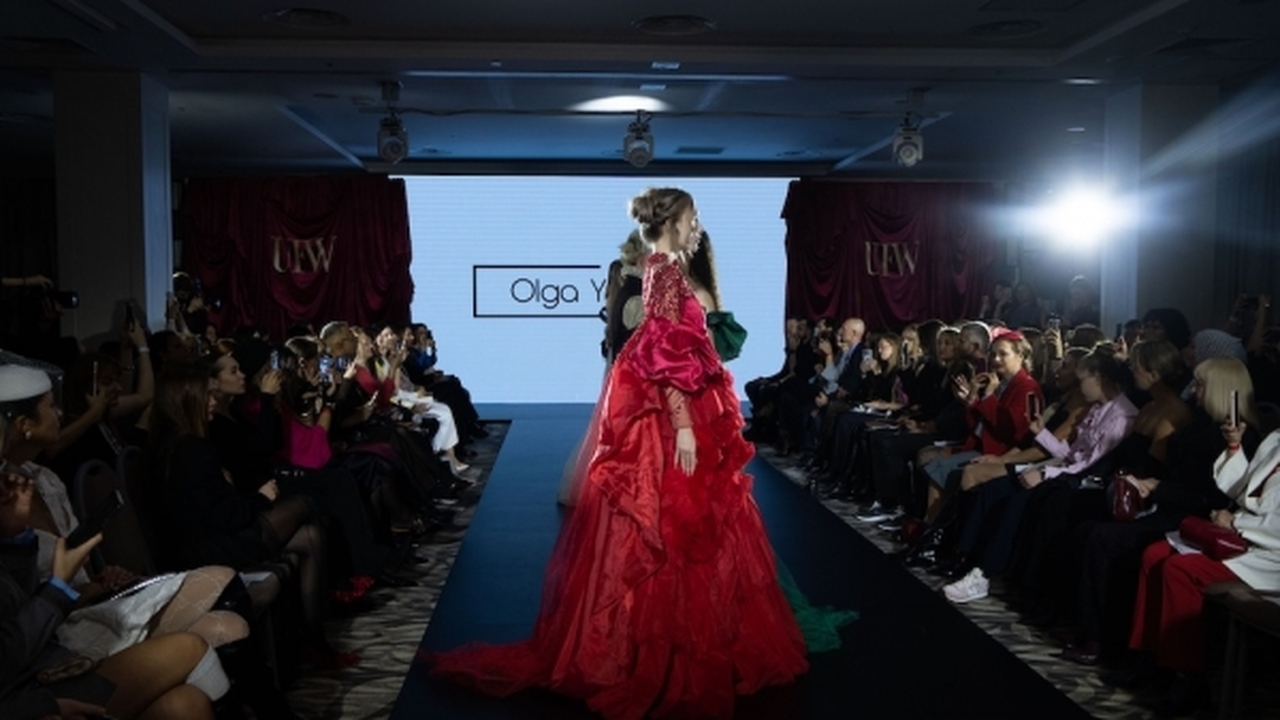 Ульяновская неделя моды открыла двери для тысяч ценителей стиля Ульяновск вновь стал эпицентром модных событий!...