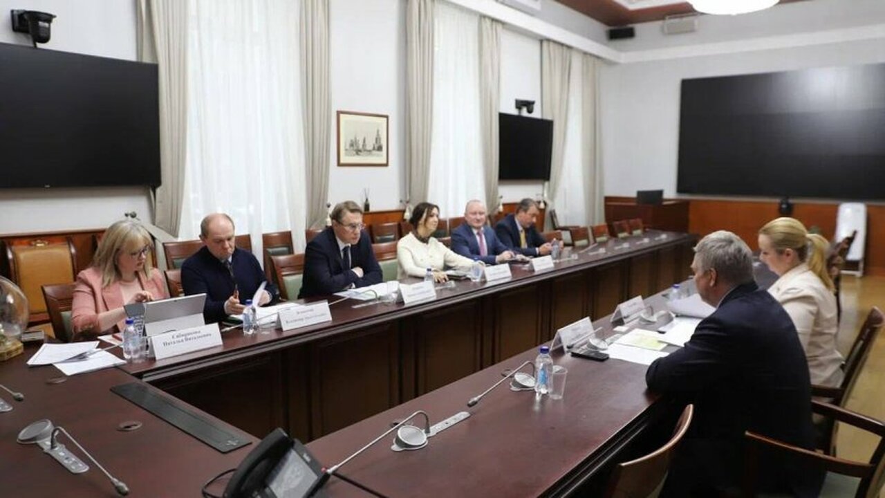 Губернатор Ульяновской области Алексей Русских ...