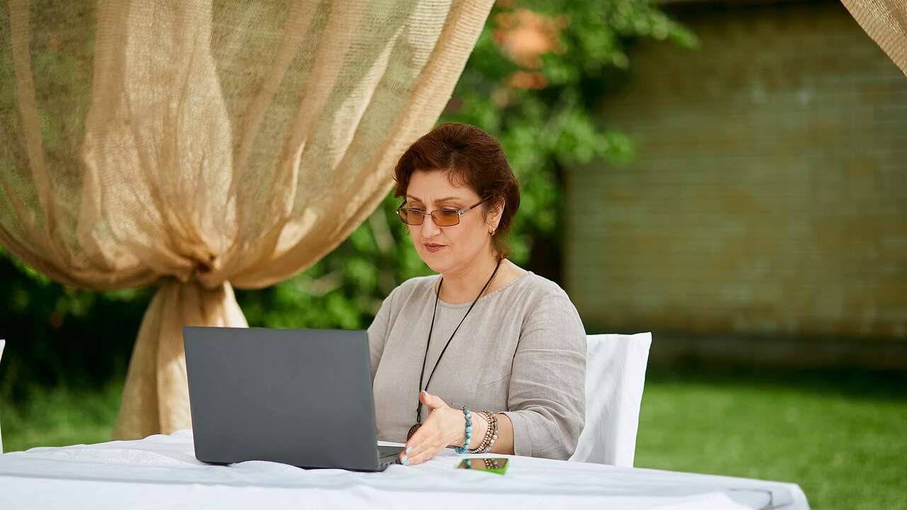 В Ульяновской области всё больше людей старше 55 лет осваивают ИИ Нейросети перестают быть исключительно «игрушко...