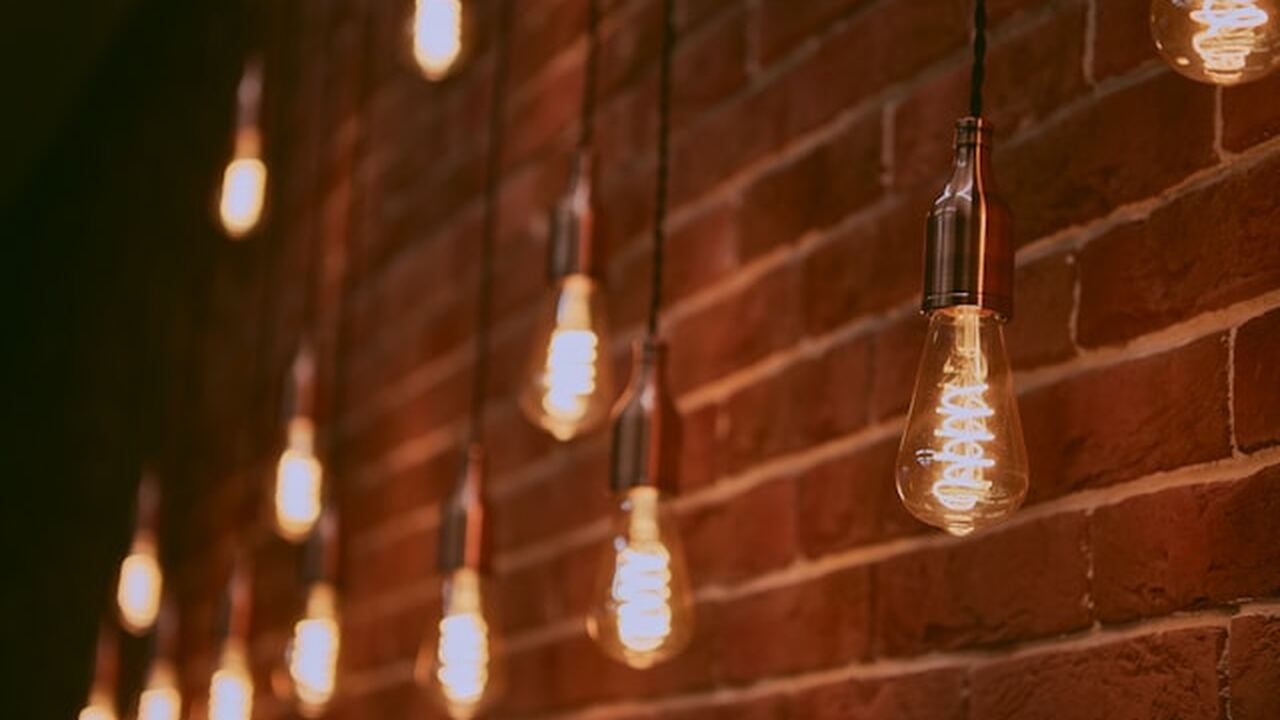 Регулярное воздействие искусственного света в н...