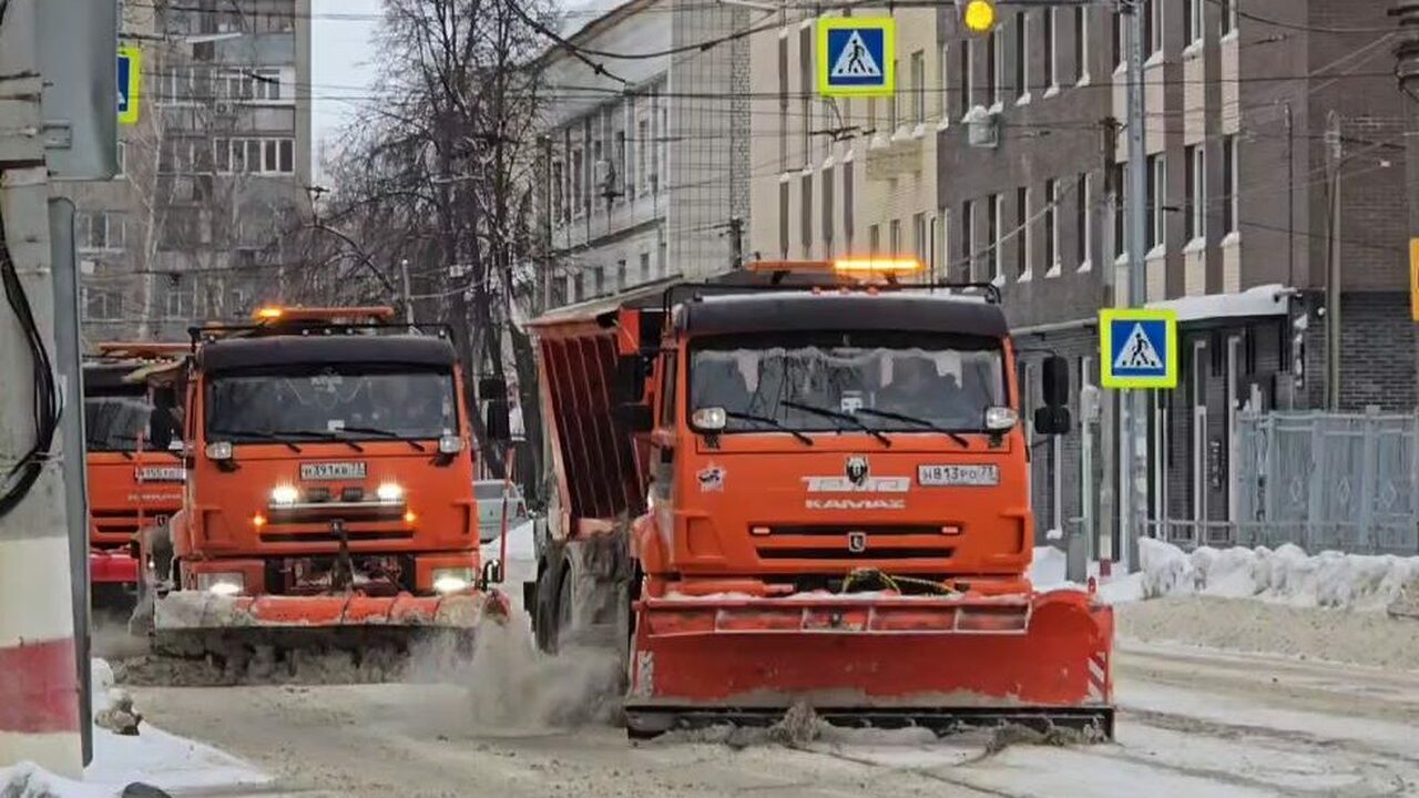 Ульяновск находится под натиском стихии. Мощный...