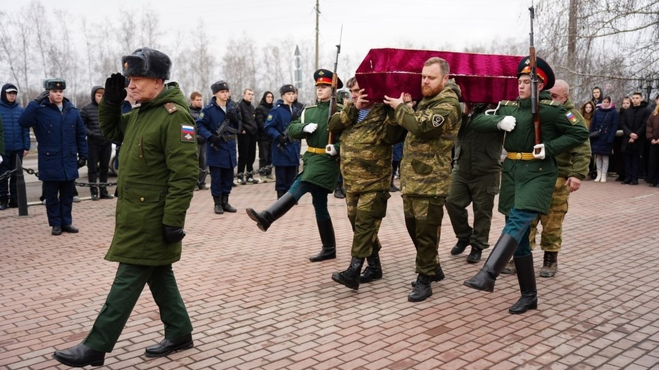 Спустя более восьми десятилетий, 5 декабря, в У...