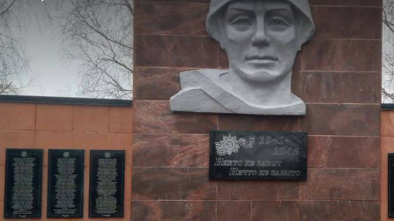 Обновлен мемориал Защитникам Отечества в Ульяновской области В селе Степное Анненково Цильнинского района Ул...