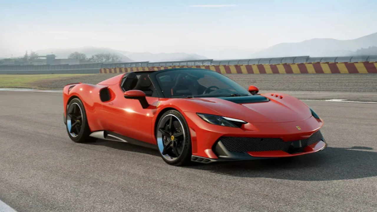 Итальянская Ferrari объявила о выплате сотрудни...