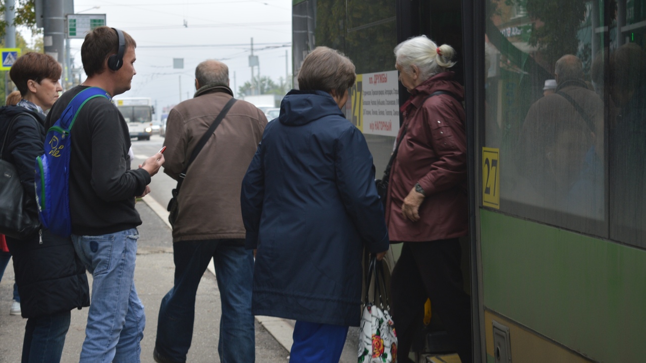 С 16 октября пенсионеры смогут бесплатно ездить за продуктами: новая программа стартует в регионах Пенсионеров по всей России ждёт приятная новост...