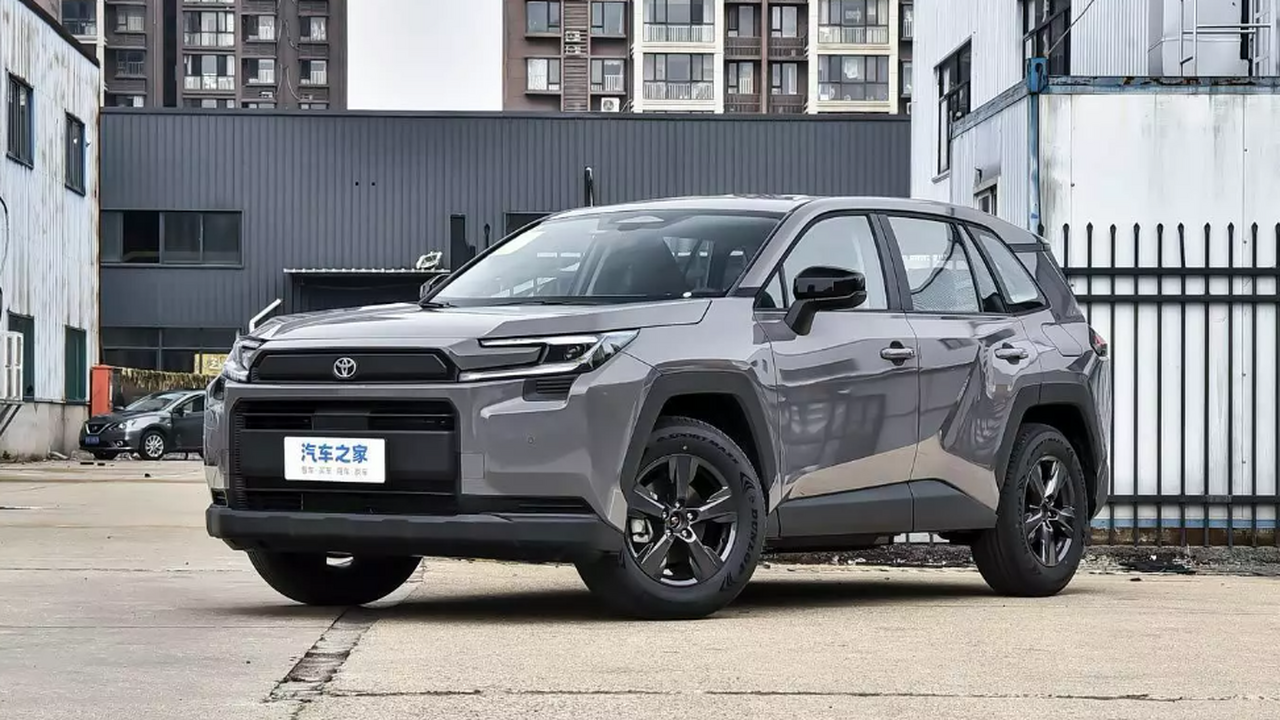 На российском рынке начали появляться кроссовер...