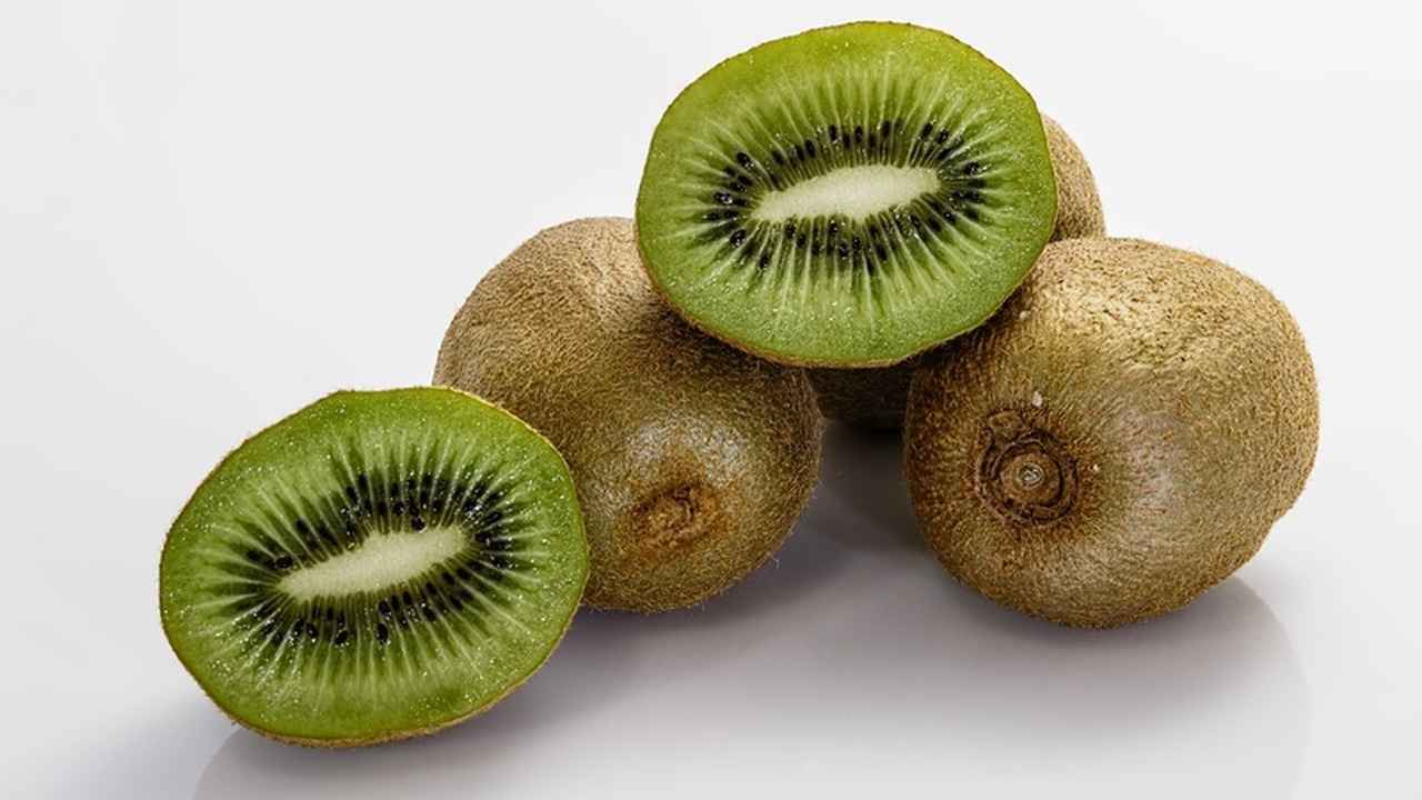 Киви улучшает состояние кожи изнутри — доказано учёными Исследователи из Университета Отаго в Новой Зел...