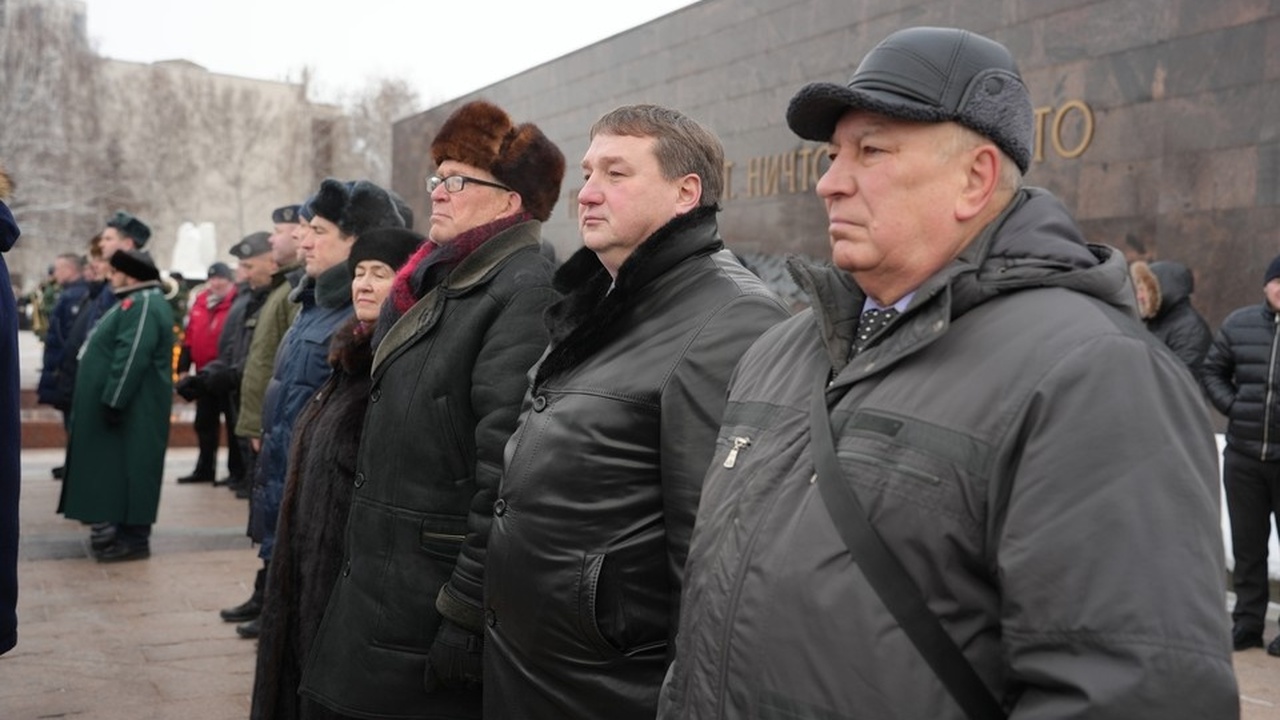 Ульяновск почтил память жертв блокады Ленинграда Сегодня, 27 января, в Ульяновске состоялось пам...