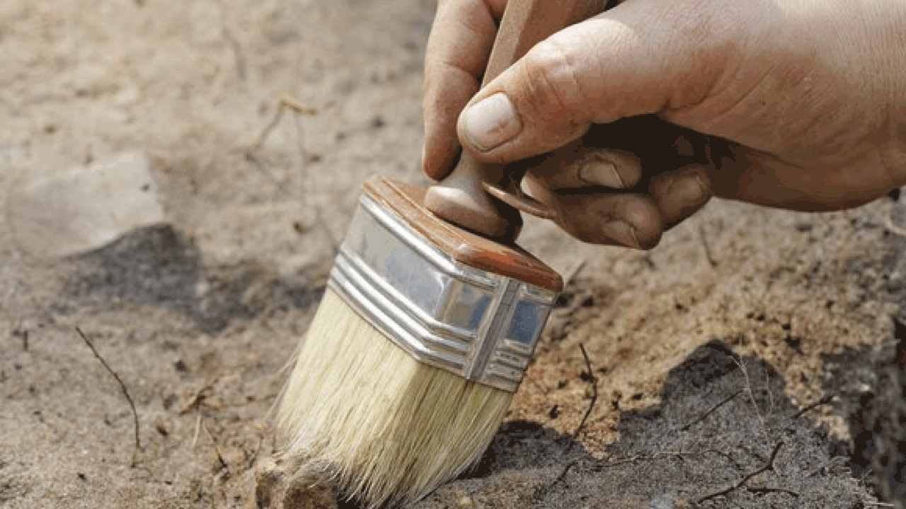 В Египте археологи обнаружили древний храм круг...