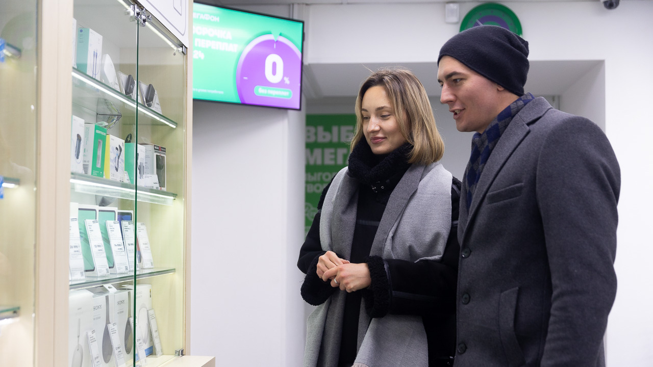 В России в 1,5 раза вырос спрос на внешние аккумуляторы высокой ёмкости Жители страны сменили компактные аксессуары на ...