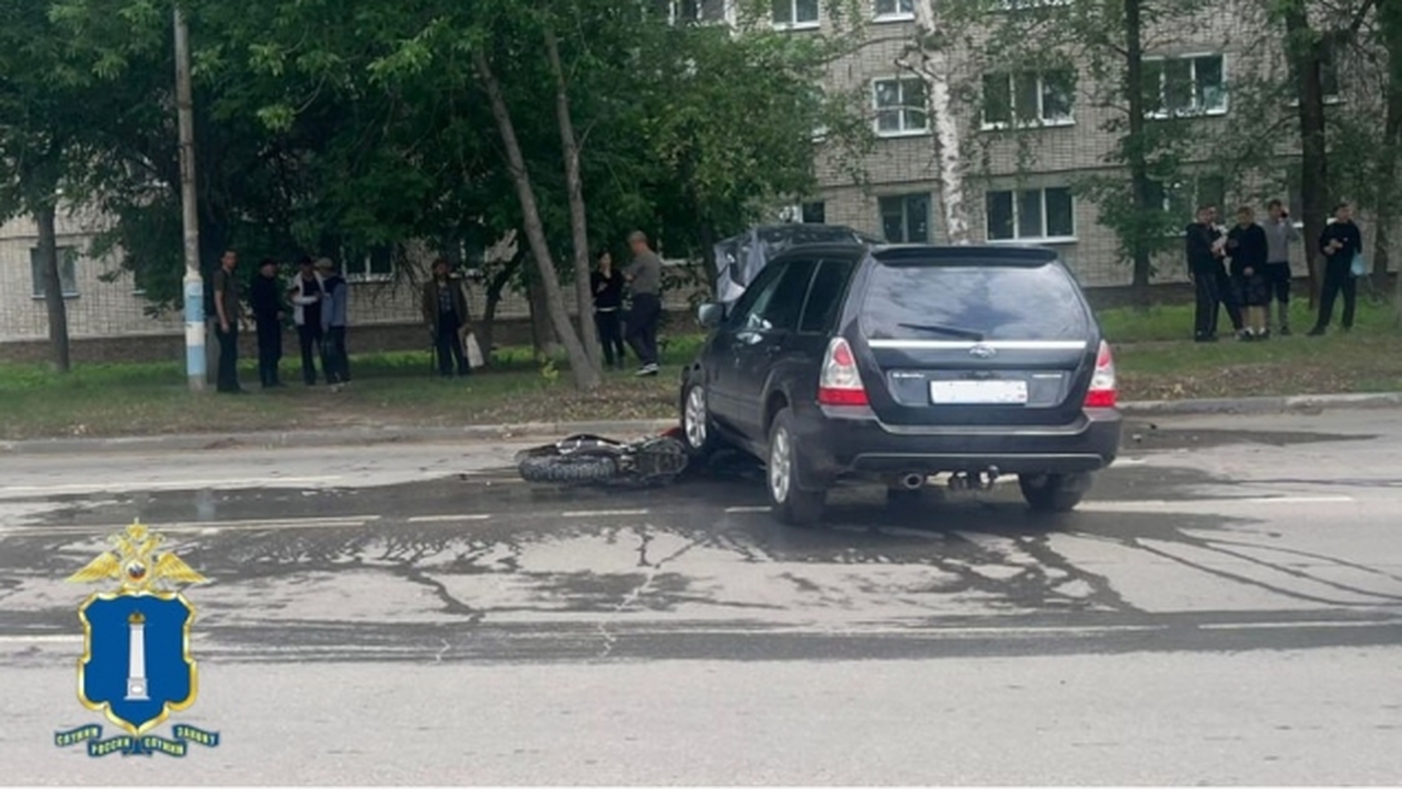 В Ульяновской области 19-летний байкер пострадал при столкновении с автомобилем 29 июня, в воскресенье, в Заволжском районе Уль...