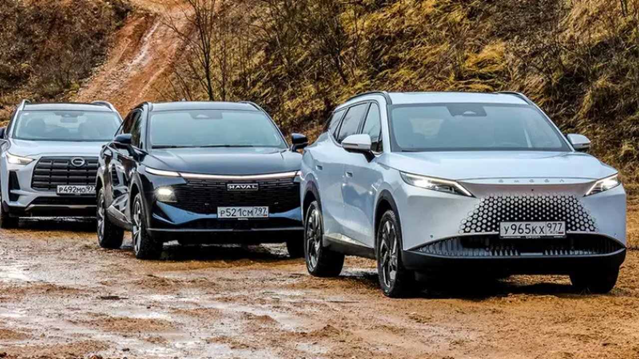 Эксперты сравнили три китайских кроссовера ценой от 3,7 млн Три популярных китайских кроссовера — Omoda C7,...