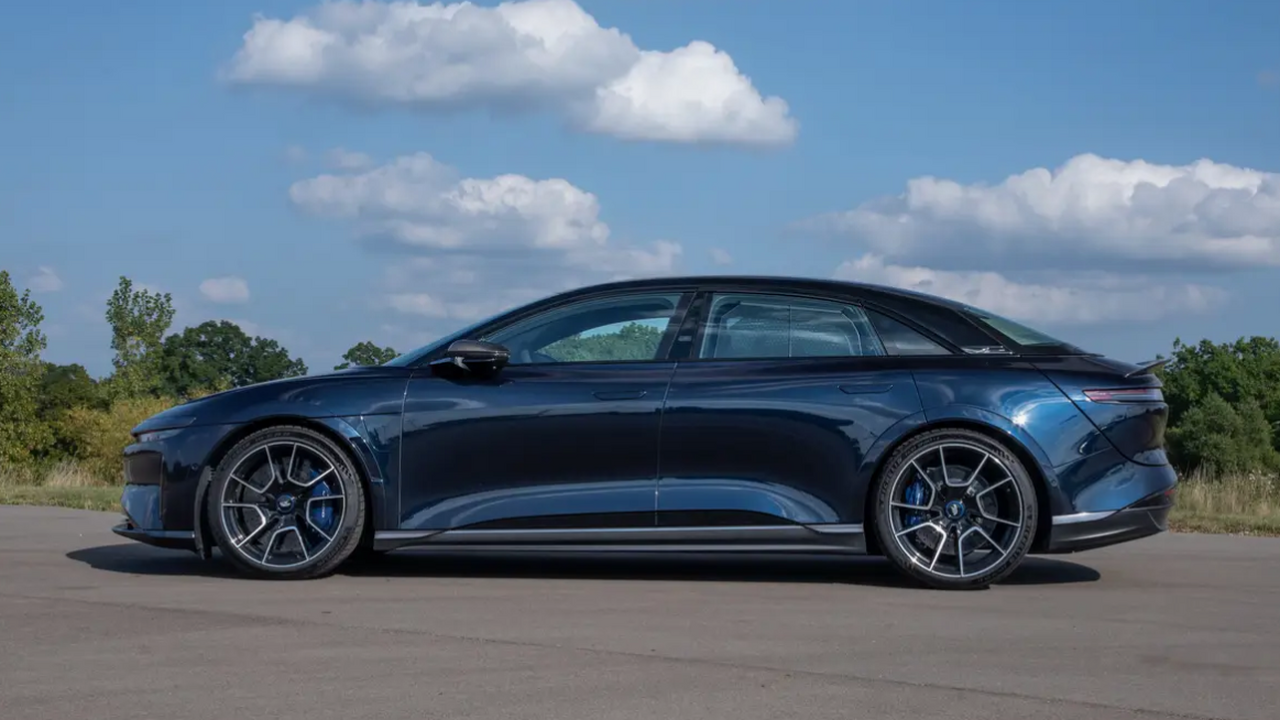 Один из самых быстрых электрокаров мира Lucid Air Sapphire выйдет на рынок России В ближайшее время на российском автомобильном р...