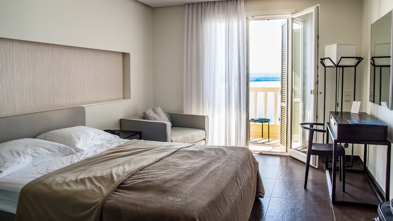 Группа юных жителей Тольятти, оказавшаяся в зат...