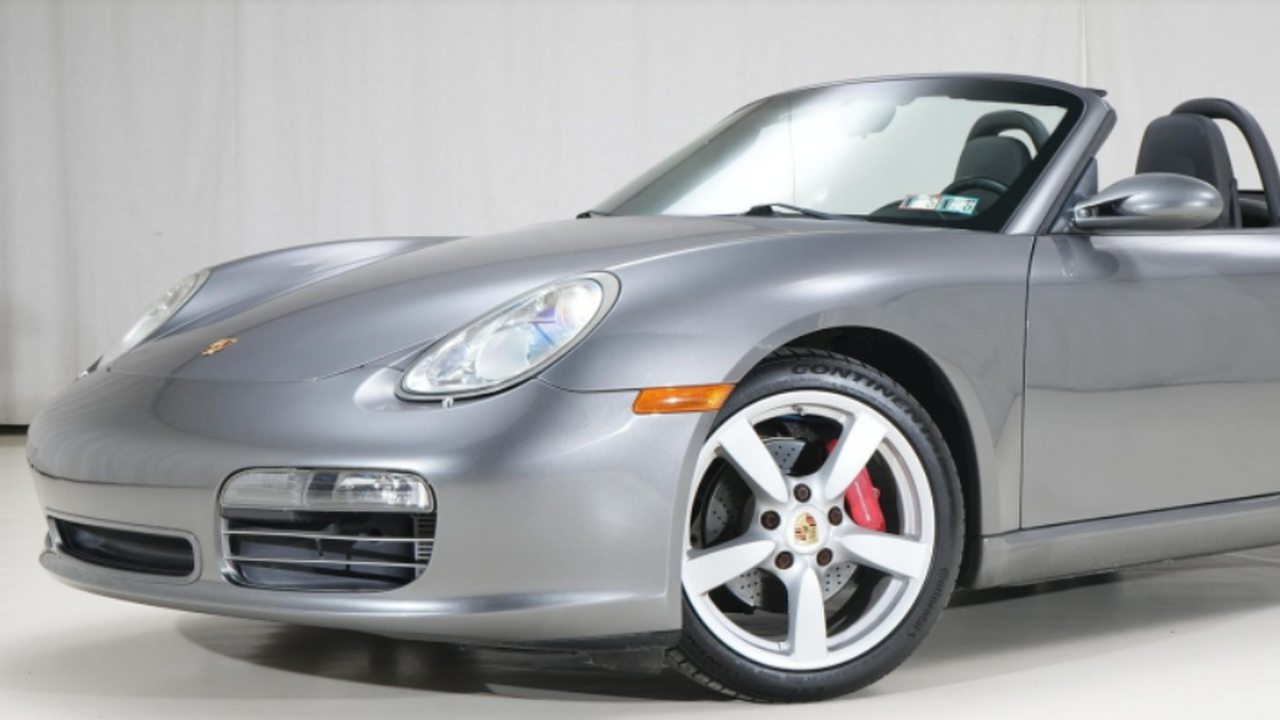 На онлайн-аукционе ушел с молотка редкий экземп...