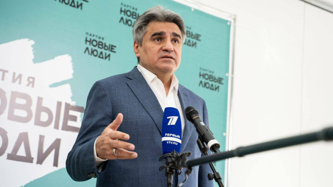 Нелегалов отправят на родину: в России заработает Мигрант ID, предложенный партией «Новые люди» Предложение по решению вопроса нелегальных мигр...