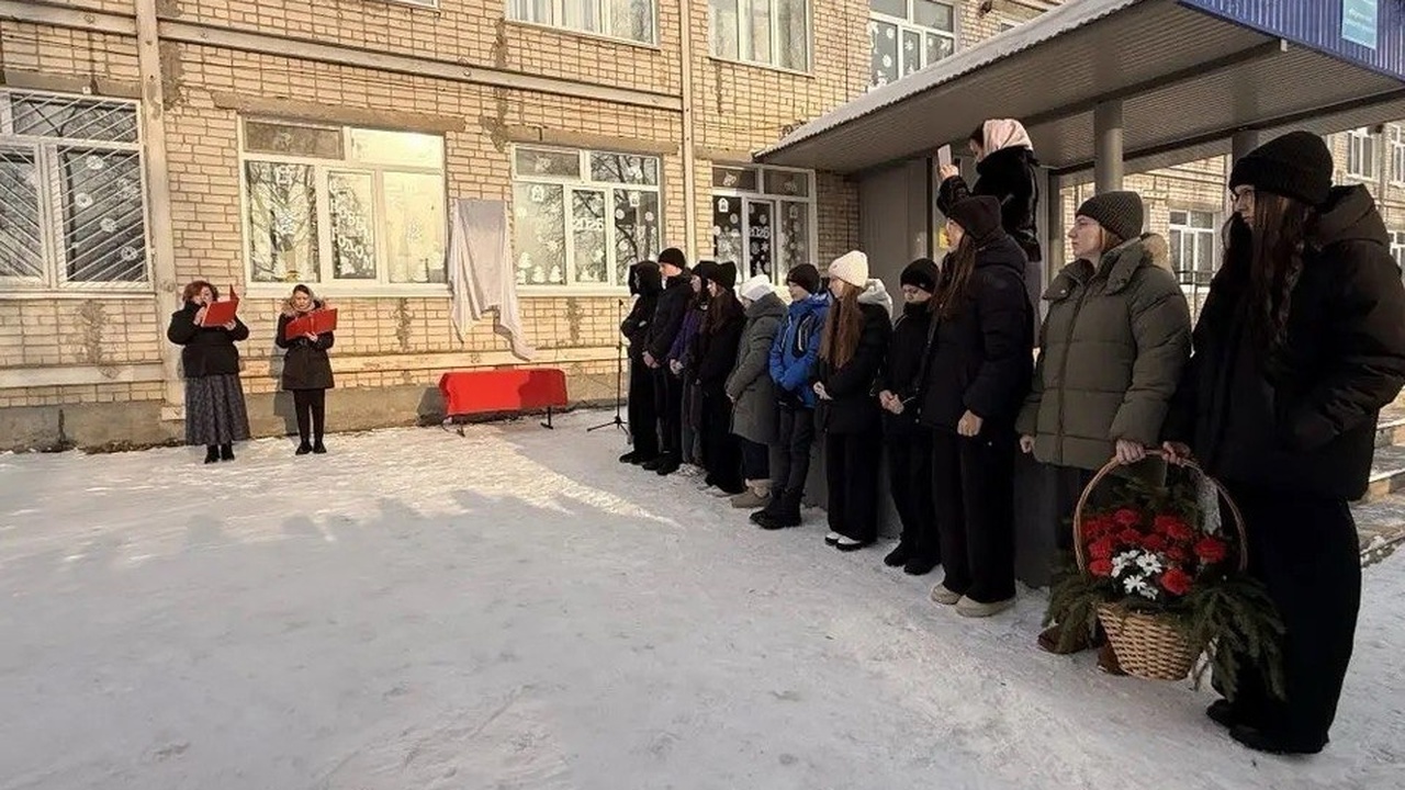 В Карлинской школе состоялось торжественное отк...