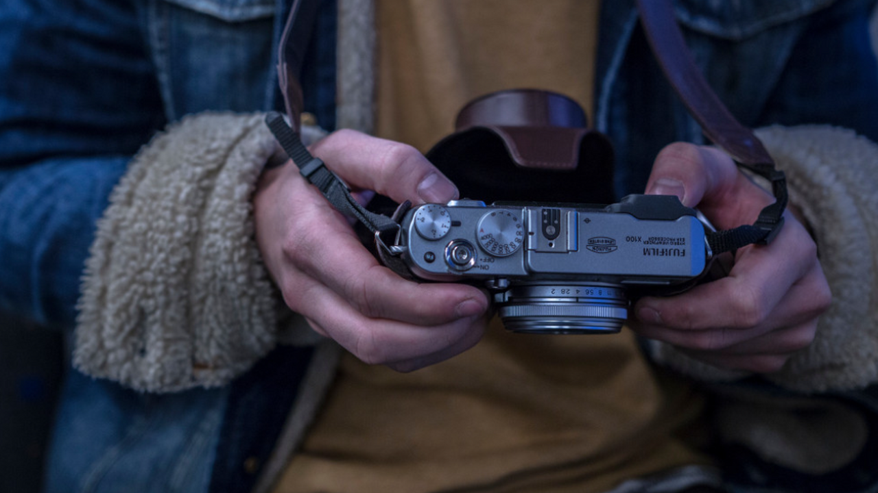 Муж увидел на фото с пляжа странную деталь и похолодел: на снимке с беременной женой было нечто неизвестное Обычная фотография с пляжа едва не стала причин...