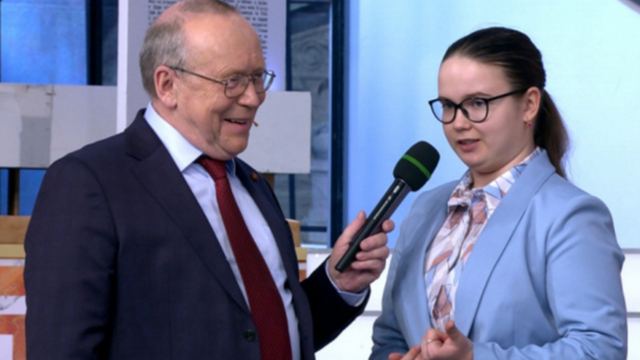 Ульяновская ученица 11 класса Ангелина Буянова выиграла «Умниц и Умников» и поступила в МГИМО Министр просвещения Ульяновской области Наталья...