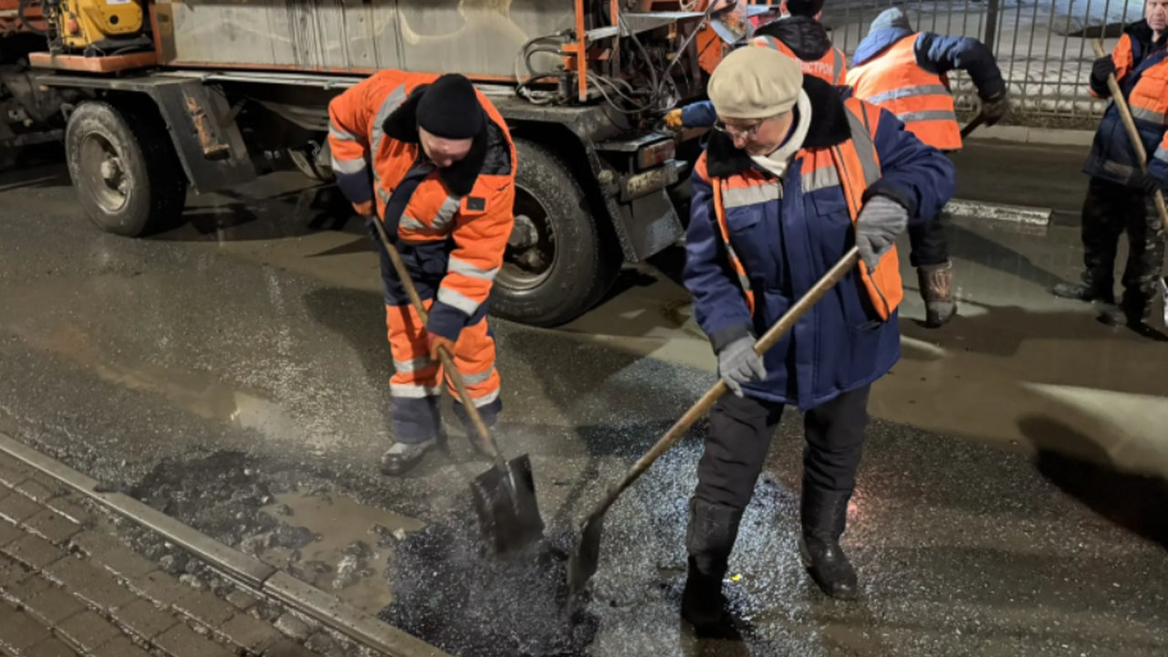 Дорожные службы Ульяновска за сутки устранили я...