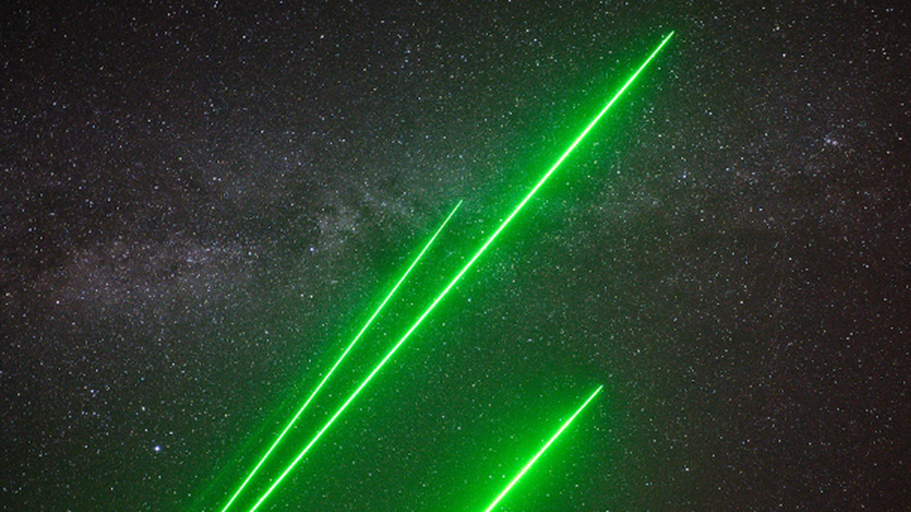 Ракета Илона Маска Falcon 9 загрязнила атмосферу над Европой Германские ученые впервые инструментально зафик...