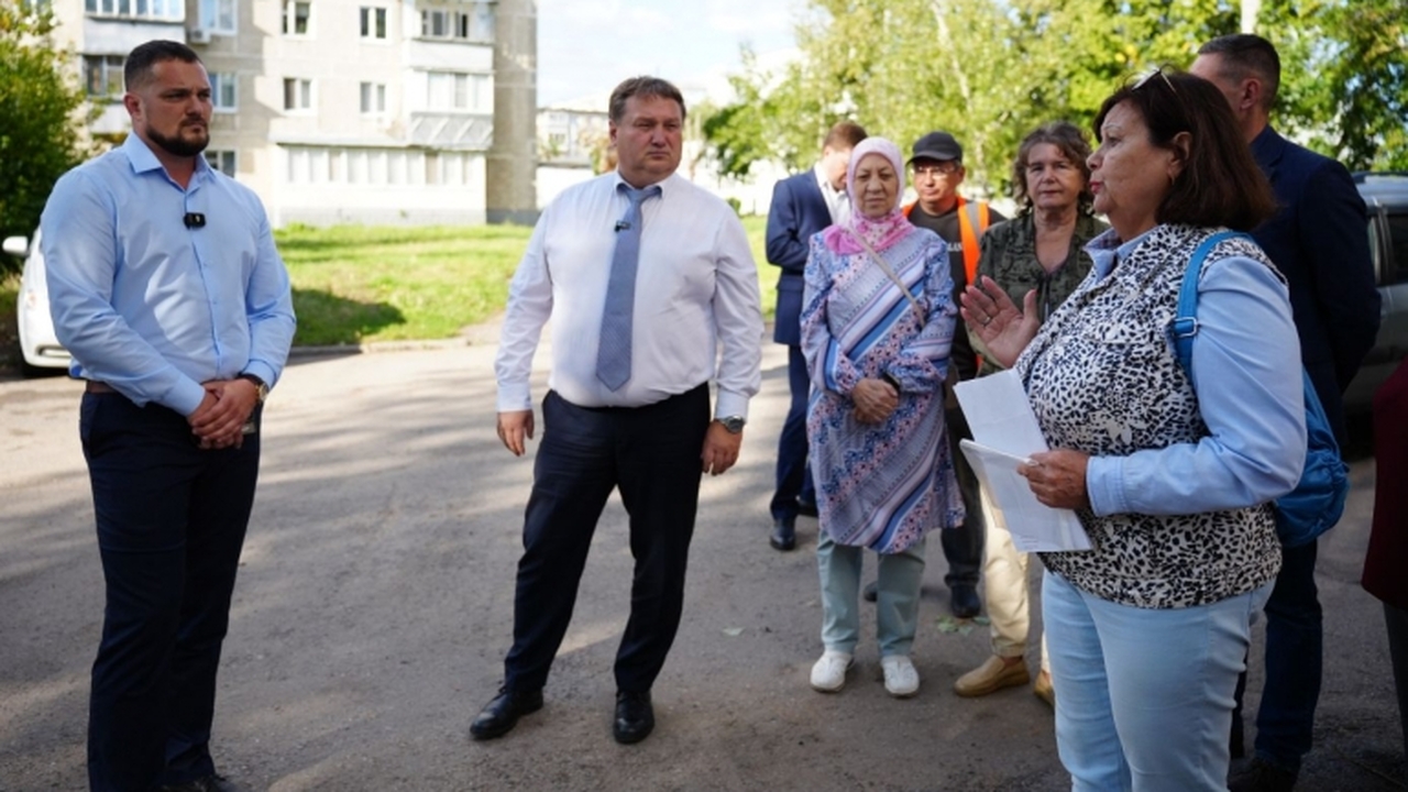 Глава города указал на недочеты в благоустройстве севера Ульяновска Глава Ульяновска Александр Болдакин провел инсп...