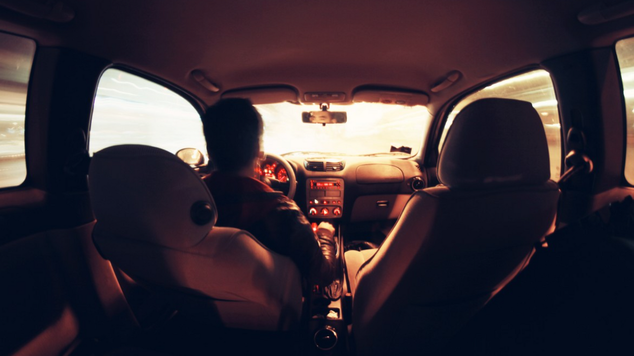 Покупка автомобиля в России стремительно перехо...