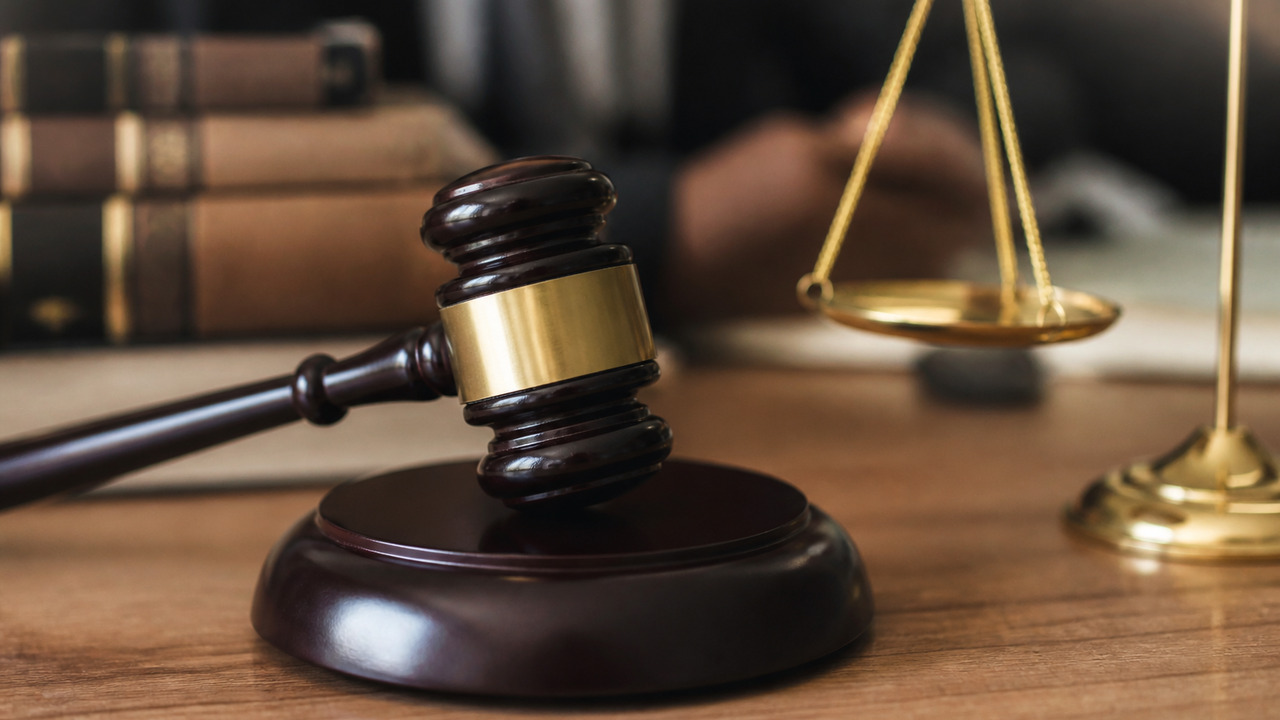 Суд присяжных рассмотрит дело «яичного короля» об убийстве директора рынка В Ульяновске суд присяжных рассмотрит дело Азат...