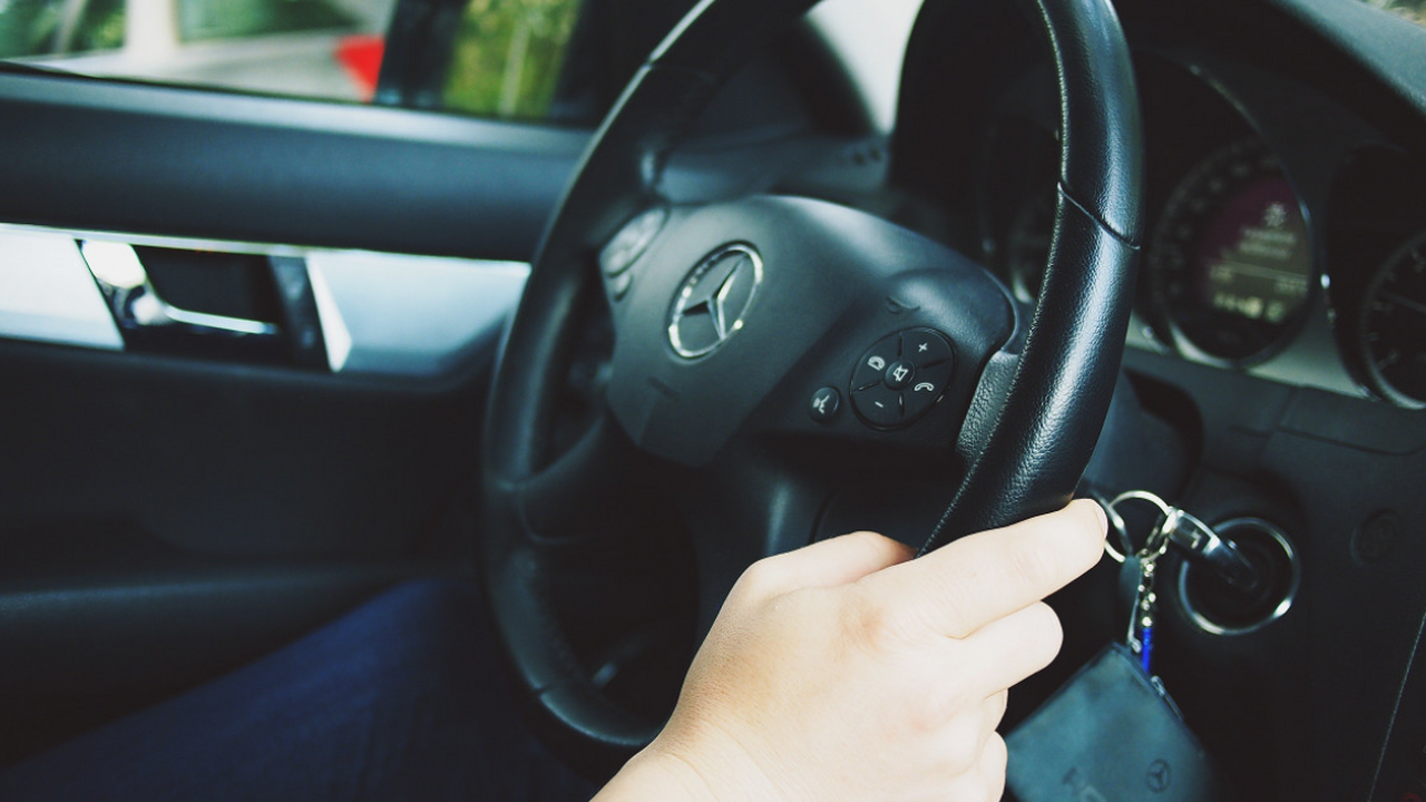 РГ: почему автобренды решили вернуться к технологиям XX века В погоне за новыми технологиями автопроизводите...