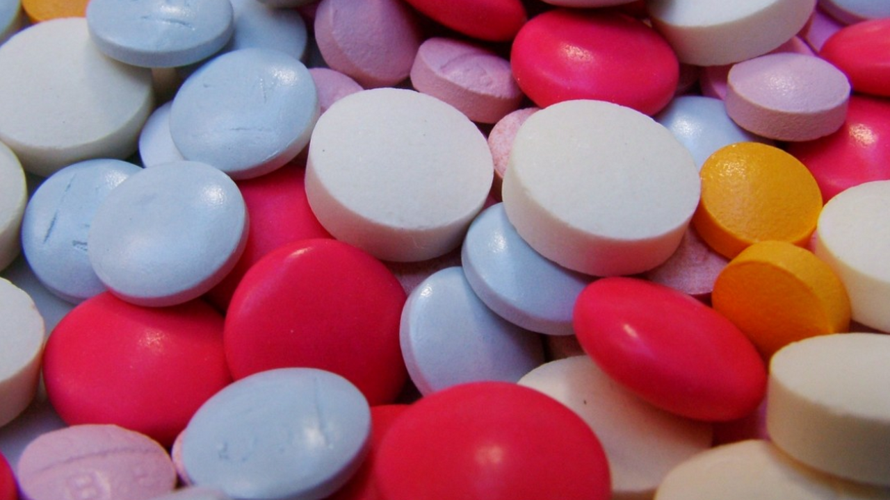 Ученые назвали 17 губительных для печени лекарств Исследователи зафиксировали 1739 случаев госпит...