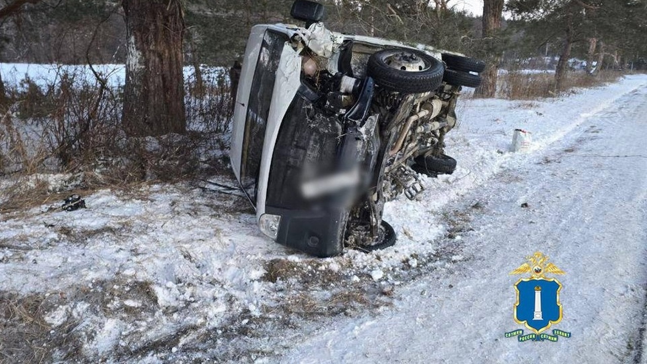 Автобус опрокинулся после столкновения на трассе Ульяновской области Сегодня утром, 16 декабря, в Барышском районе У...